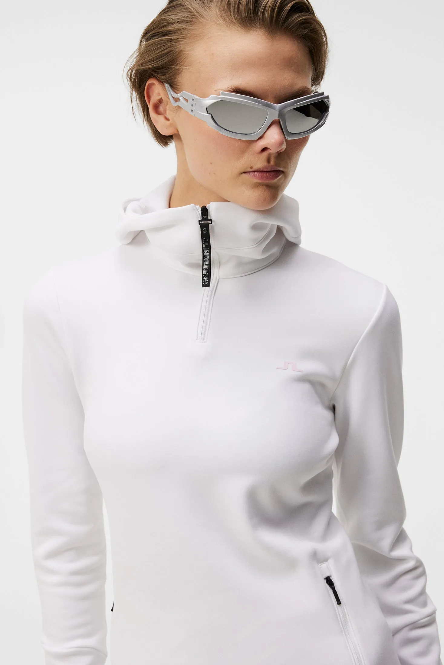W Aerial Quarter Hood / White