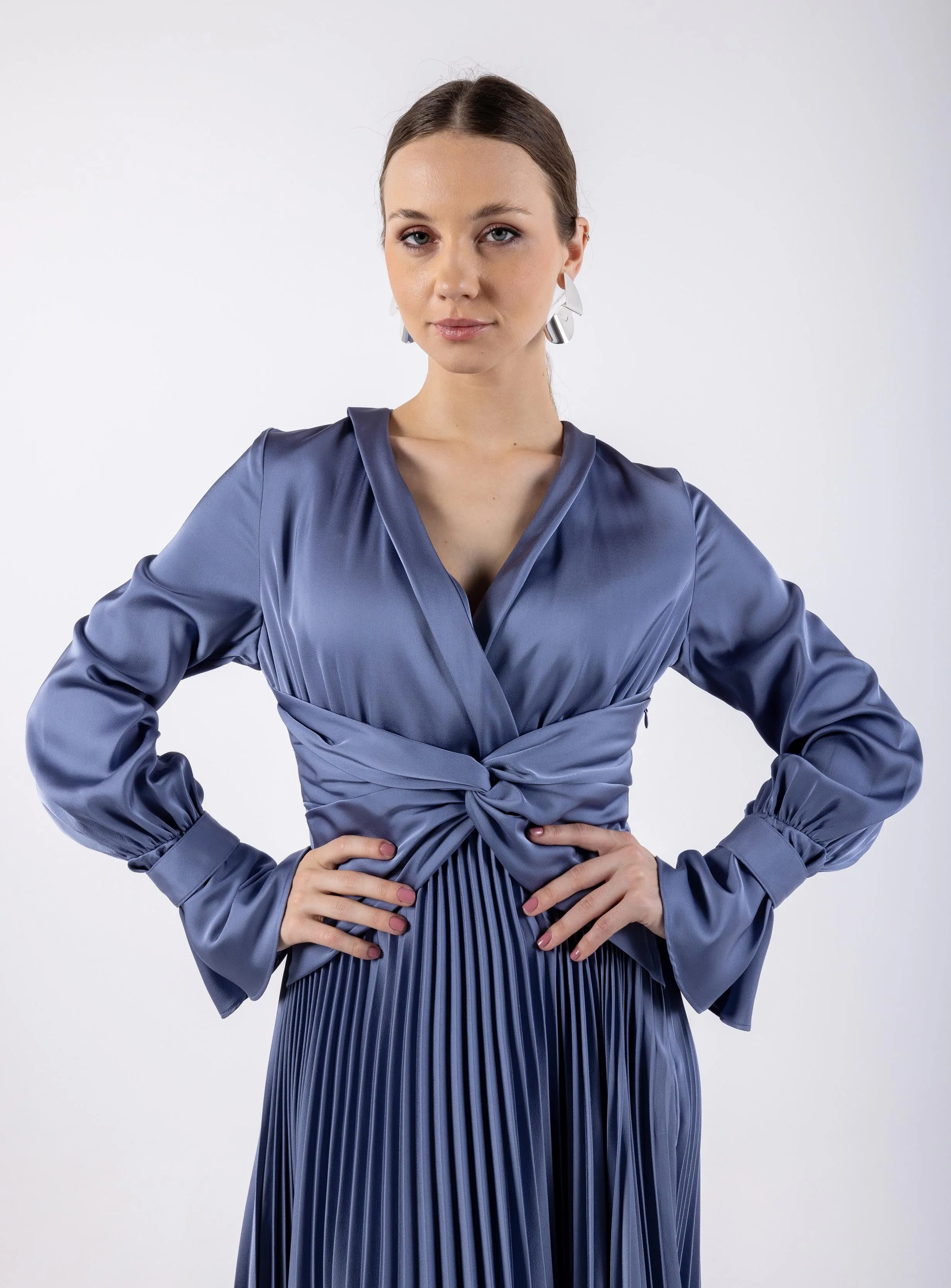 Wrap Around Top & Pleated Skirt Dress\ ناتسف رصخب لخادتم ةرونتو ةيوطم